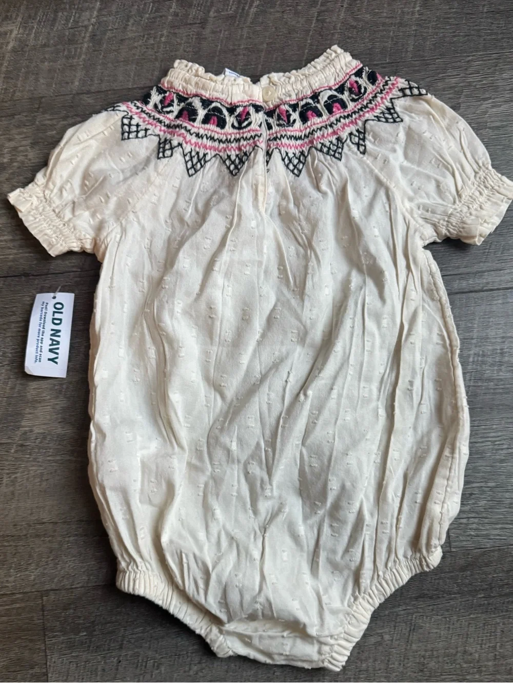 NWT Old Navy Baby Girl Embroidered Bubble Romper – 12-18M